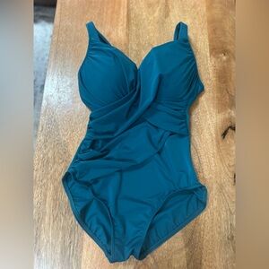 Miraclesuit Swimsuit Women's Size 14DD Blue/green One Piece Underwire Padded Bra
